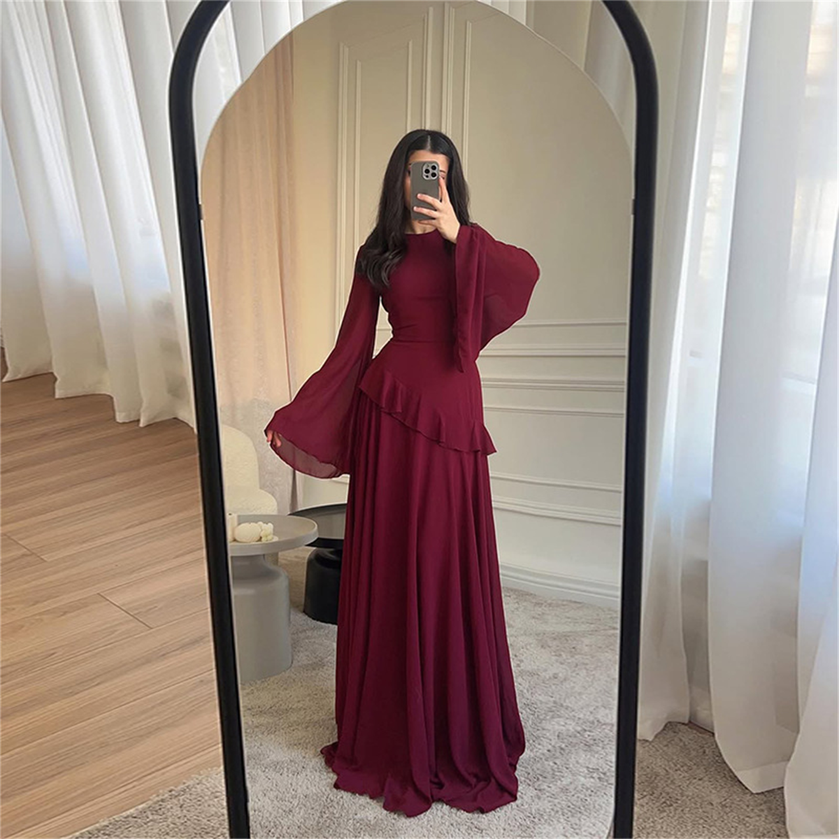 Robe longue en mousseline bleu ciel personnalisée à manches évasées pour femme, avec taille à volants, longueur ras du sol, idéale pour invitées de mariage, soirées formelles et fêtes