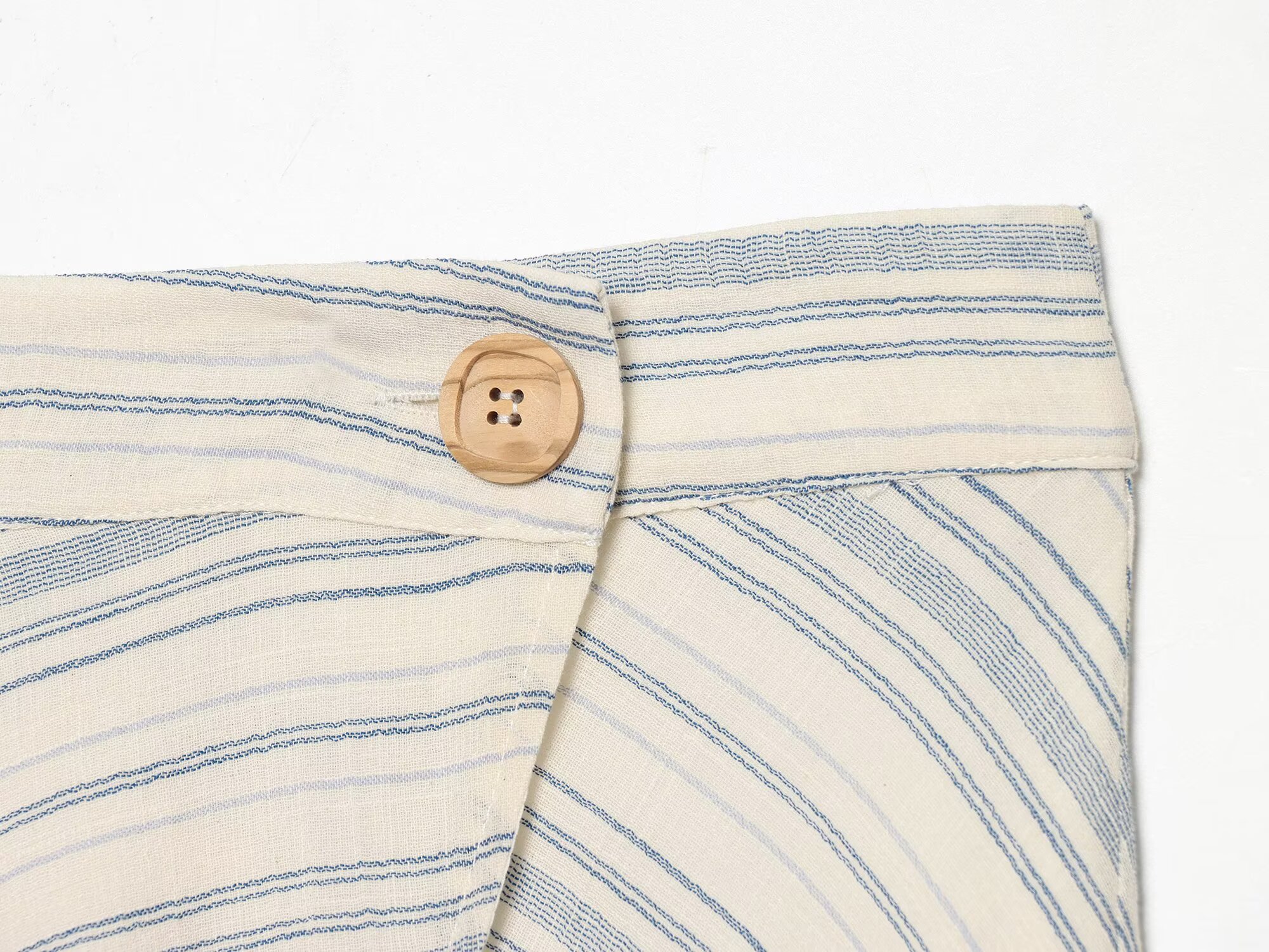 Jupe midi rayée élégante et décontractée KONDALA pour femme – Collection été 2026 – Tendance vacances – Ourlet brut – Simple, polyvalente et asymétrique