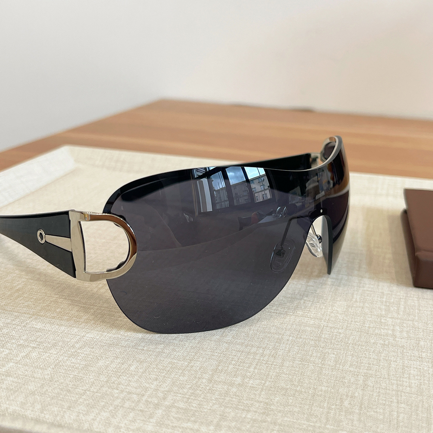 Lunettes de soleil élégantes monobloc pour femmes, lunettes de soleil oversize pour hommes, lunettes de mode pour dames, protection UV400, lunettes de fête tendance