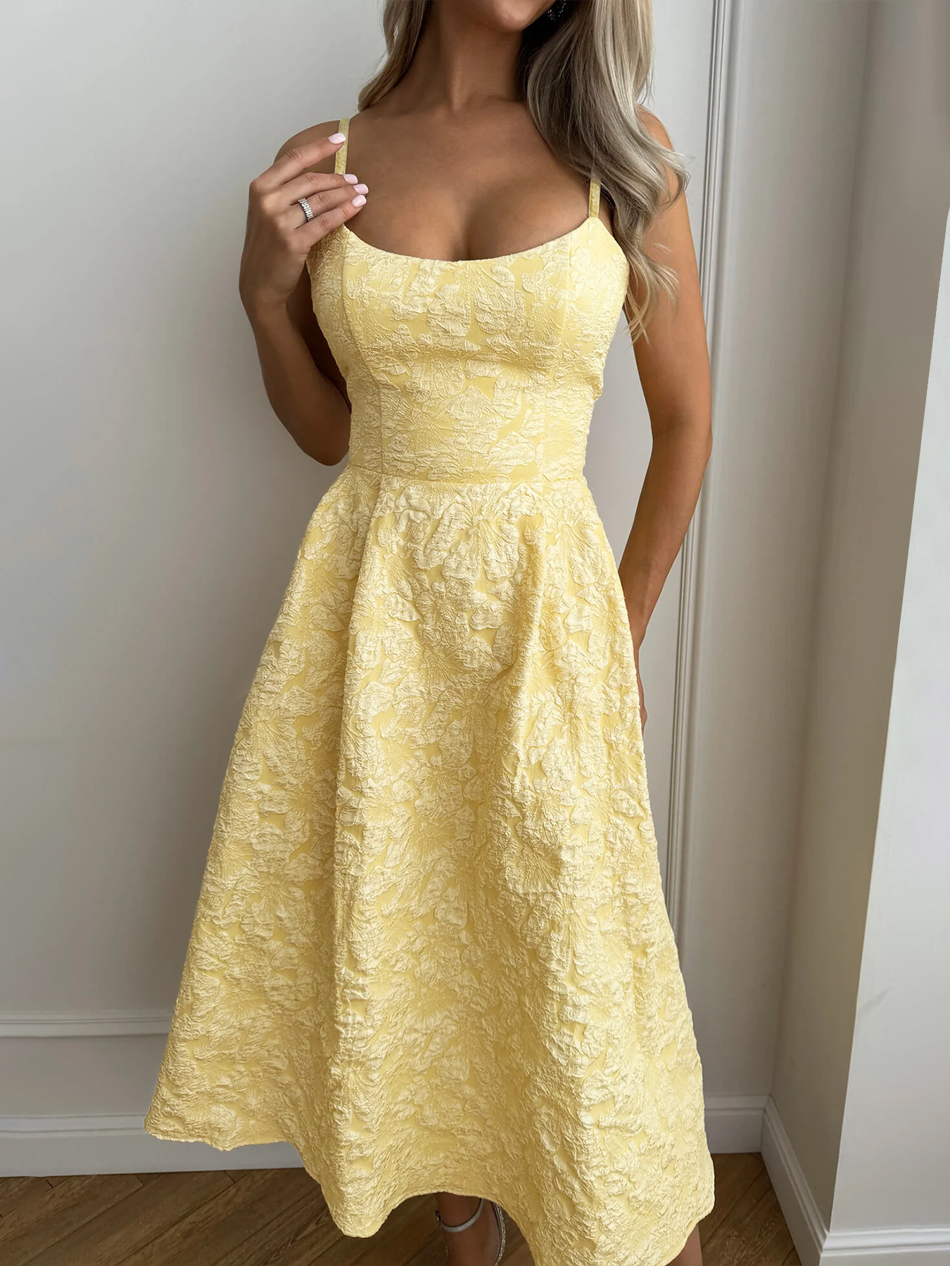 Robe d'été chic jaune en jacquard sans manches pour femme, élégante robe de soirée dos nu coupe trapèze, robe de soirée d'anniversaire féminine