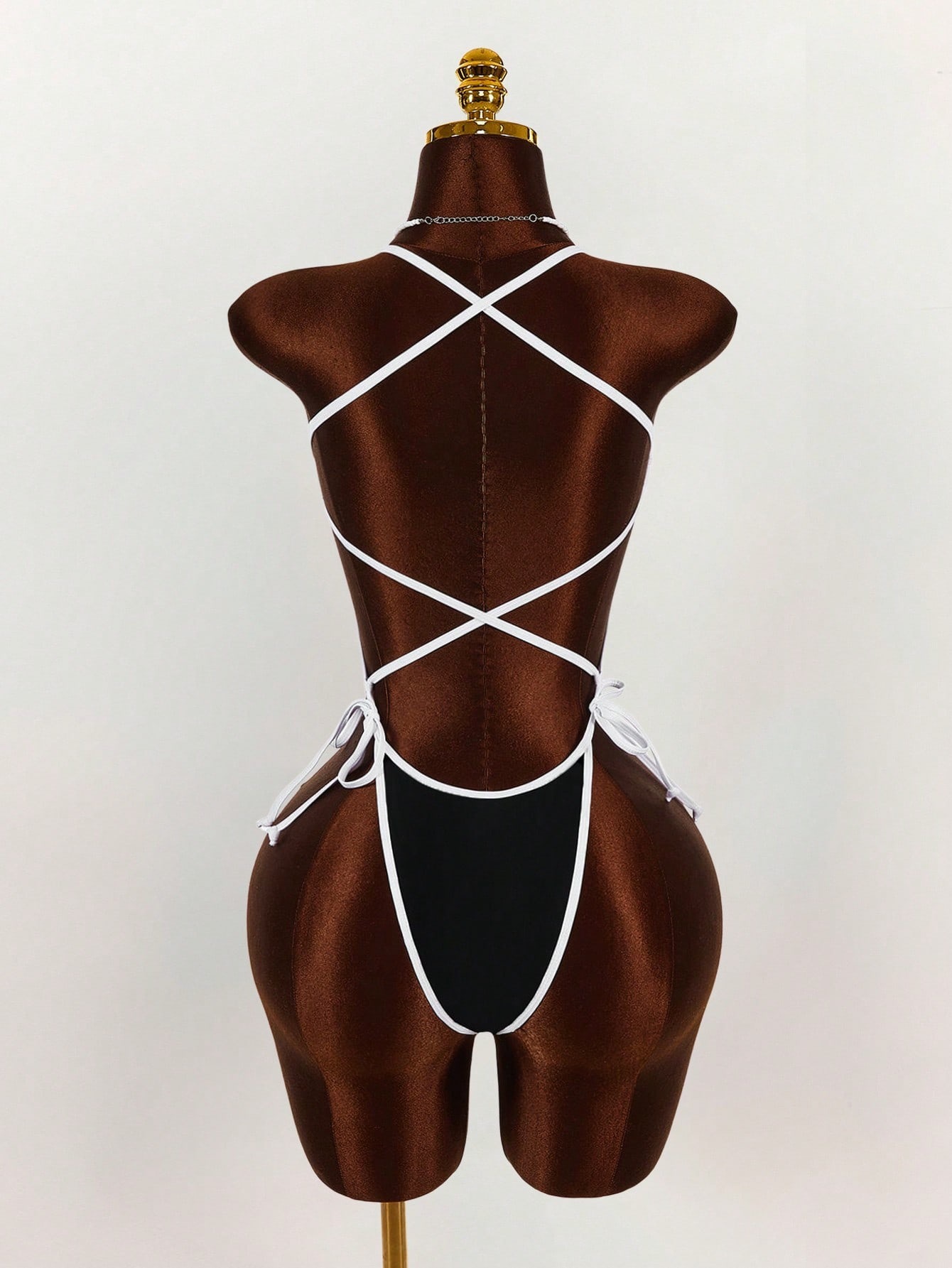 Combinaison sexy sans manches en noir et blanc contrastant pour femmes, pour la mode de rue et les soirées d'été