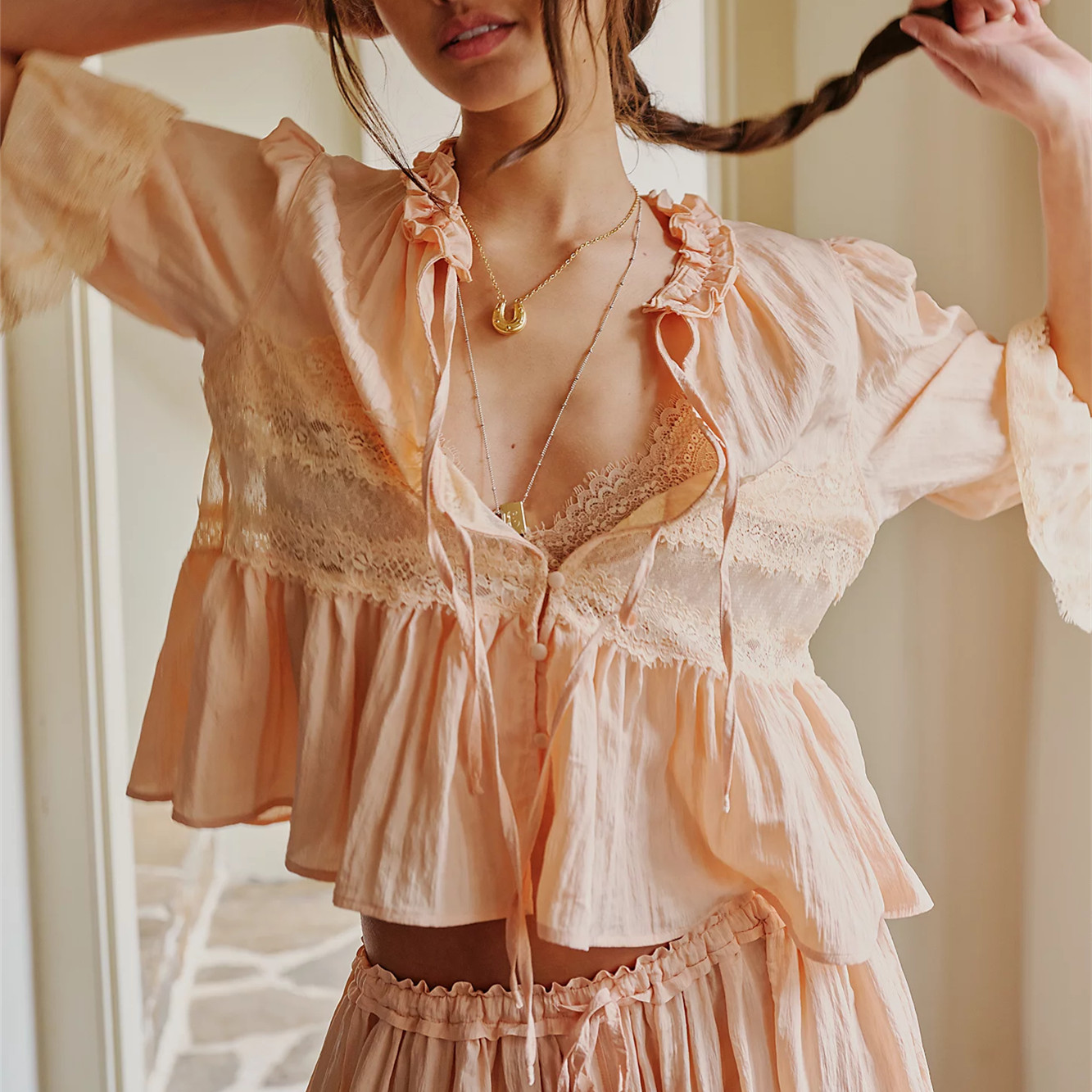 Chemise ample à manches mi-longues pour femmes, dentelle transparente, Patchwork, nœud à nouer, hauts péplum pour l'été, chemisiers paysan à œillets brodés