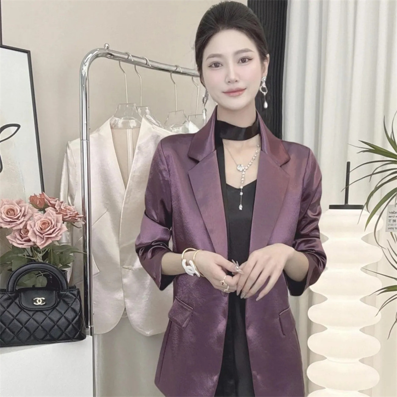 Vêtements d'extérieur pour femmes printemps-été 2026 : Nouveau costume en satin fluide, haut de gamme, haut ample, vêtement d'extérieur amincissant et élégant.