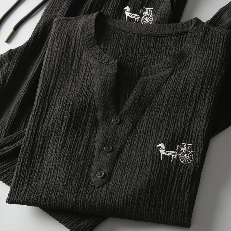 Ensemble 2 pièces plissé texturé pour homme, broderie carrosse, hauts à manches courtes col en V, pantalon ample à taille élastique, tenue décontractée d'été