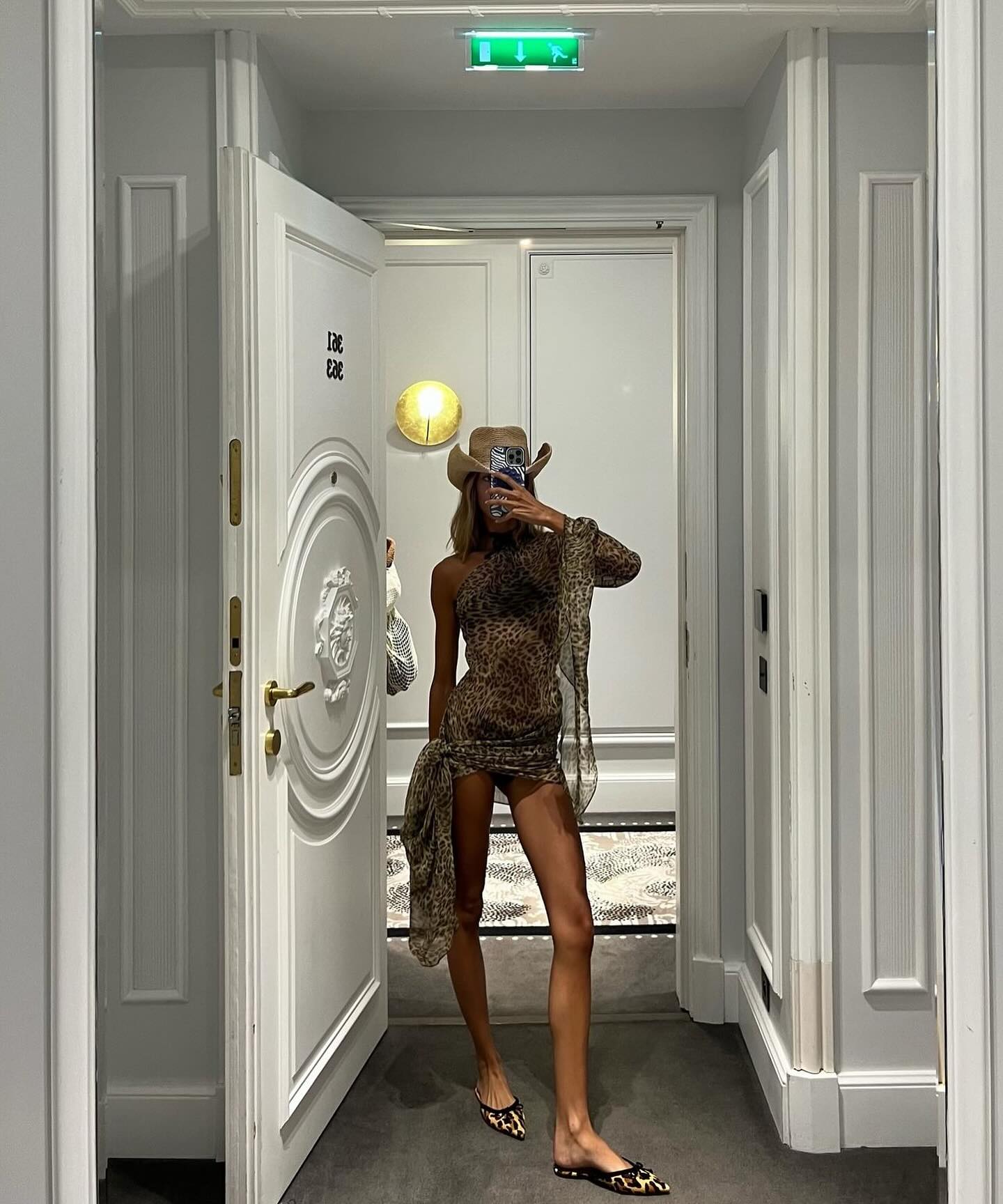 Robe longue en tricot et crochet sans manches pour femme, élégante et ajustée, idéale pour les fêtes d'été, comme tenue de plage ou de vacances