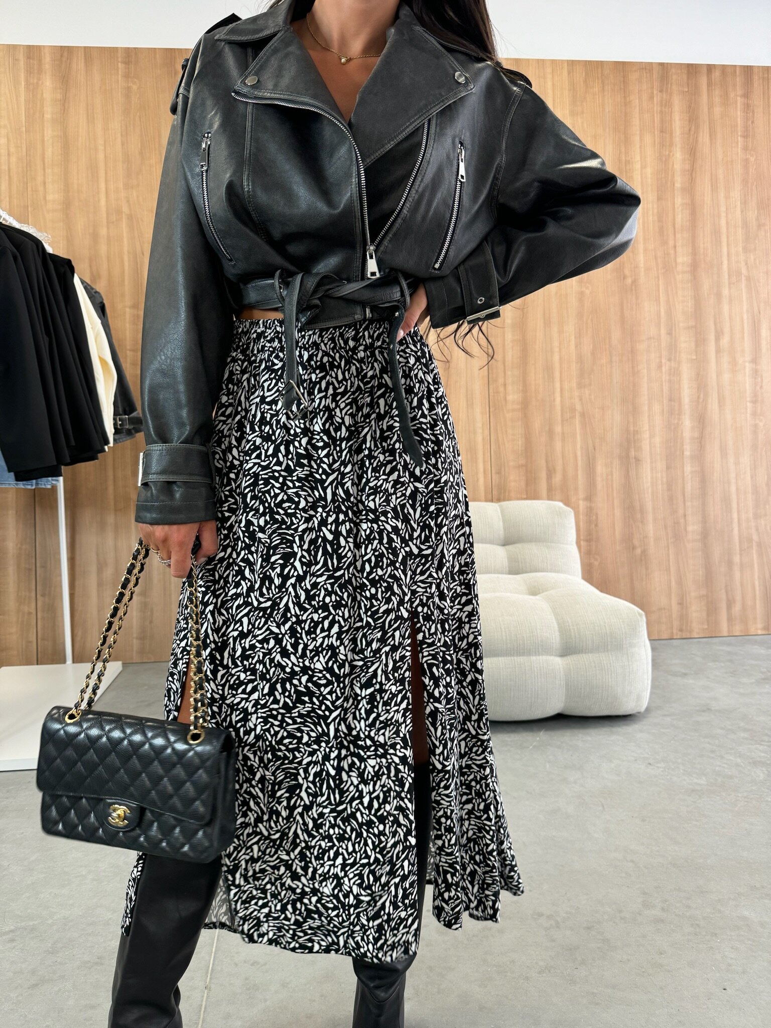 Jupe longue mi-mollet pour femme à imprimé léopard, taille haute, coupe trapèze fluide avec fente latérale, style décontracté chic streetwear