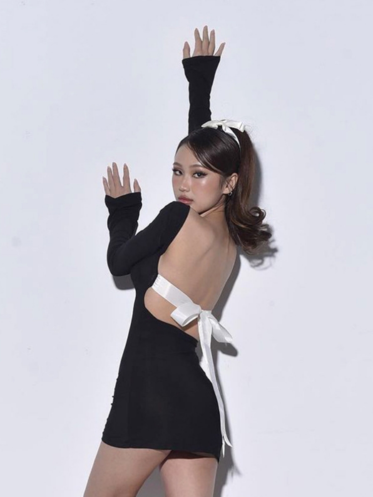 Robe moulante Sexy dos nu pour femmes, tenues De Club, cravate avec nœud, manches longues, Streetwear, noir, une pièce, vêtements Y2k