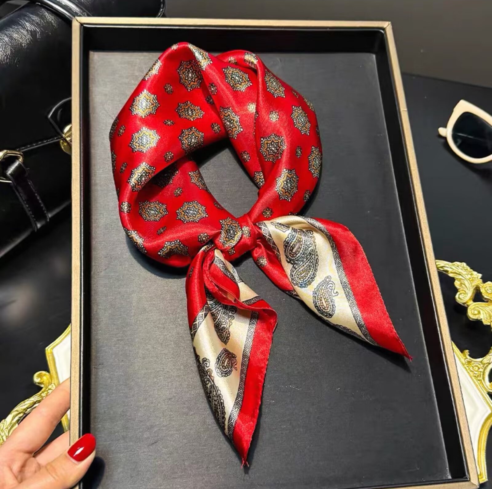 Écharpe 100% soie avec imprimé Paisley, bandana carré pour femme, écharpe rouge rétro classique, bandeau, petit châle, ceinture de taille