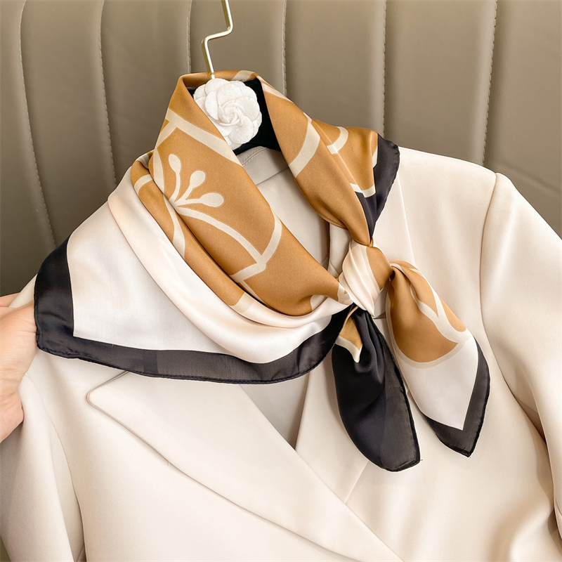 Foulard carré en soie pour femmes, Bandana en Satin imprimé, bandeau, mode dame, châle et enveloppe pour cheveux, foulard Hijab, 2024