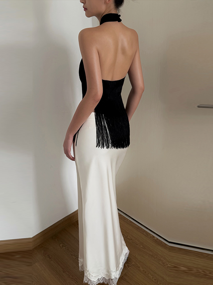 Haut court chic en satin uni pour femme, avec franges, col halter croisé, sans manches, épaules dénudées, dos nu, collection été 2026