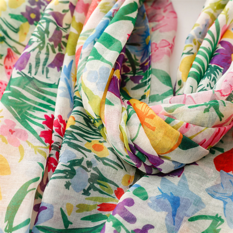 Écharpe imprimée plante tropicale, châle fin et respirant de style élégant avec glands, serviette de plage coupe-vent de protection solaire d'été pour femmes