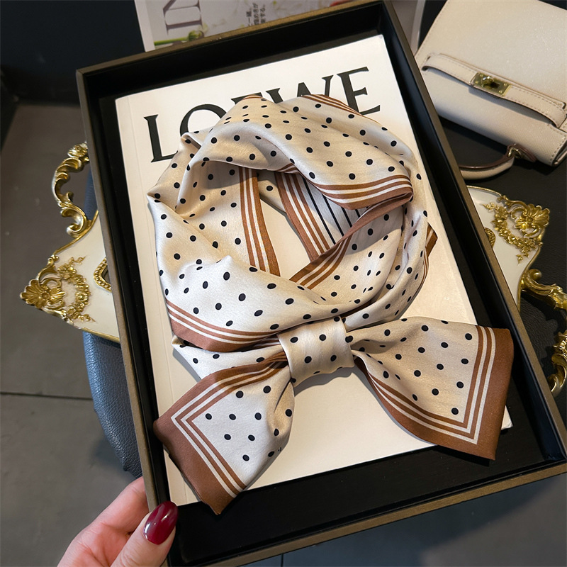Écharpe fine en satin doux pour femme, foulard à pois français, écharpe de cheveux pour femme, bandeau de sauna, écharpes de la présidence