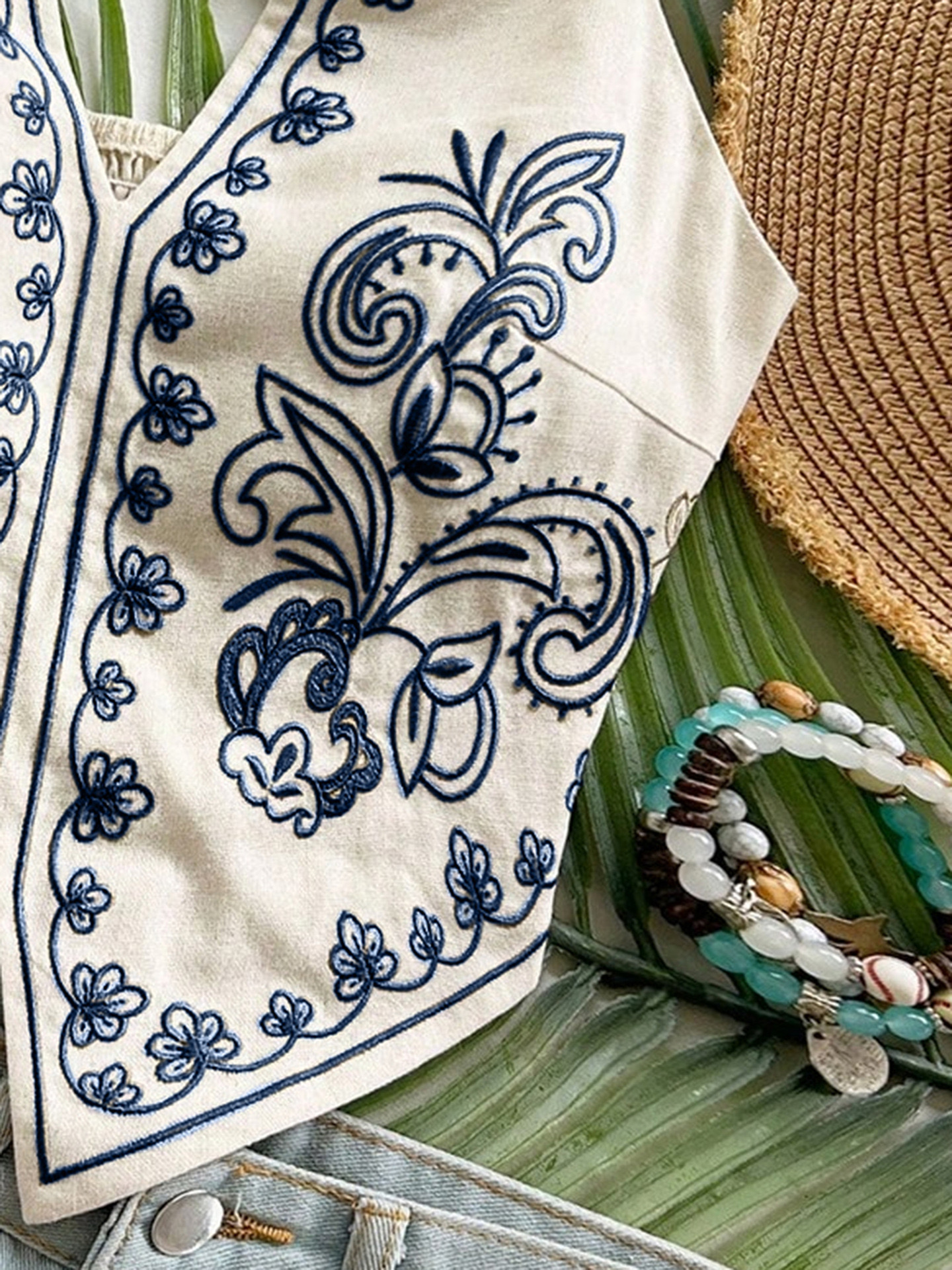 Haut court à bretelles brodé floral pour femme, style bohème, sans manches, dos nu, à nouer au cou, idéal pour l'été et les vacances à la plage