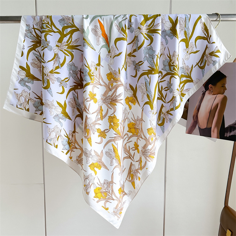 Foulard carré en soie de luxe à imprimé floral 90 cm pour femme, écharpe de créateur, châle, bandana, hijab, écharpe, bandeau, ruban à nouer