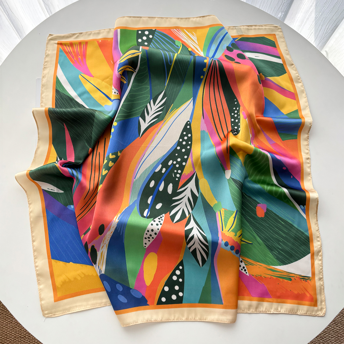 Foulard carré de luxe pour femme, imprimé floral, accessoire décoratif saisonnier, cravate, hijab, bandeau, bandana, écharpe