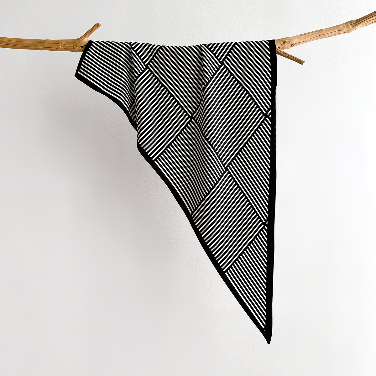 Foulard triangulaire de luxe pour femme, en satin effet soie, écharpe de tête, foulard de cou, bandana, châle, hijab