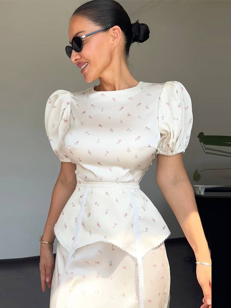 Robe longue élégante pour femme 2026, blanche à imprimé floral, manches bouffantes, avec ceinture, ourlet volanté en satin, idéale pour les soirées