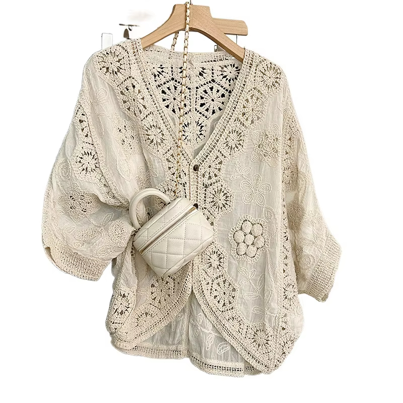 Cardigan en crochet bohème - Couverture en dentelle florale et géométrique romantique pour les vacances et le quotidien |   Tricot léger à col en V et boutons