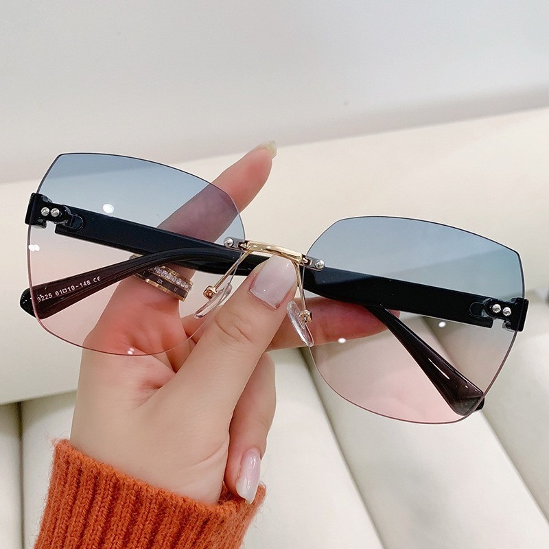 Lunettes de soleil pour femmes nouvelle mode lunettes sans monture dégradé lunettes de soleil dame Vintage classique lunettes de mode