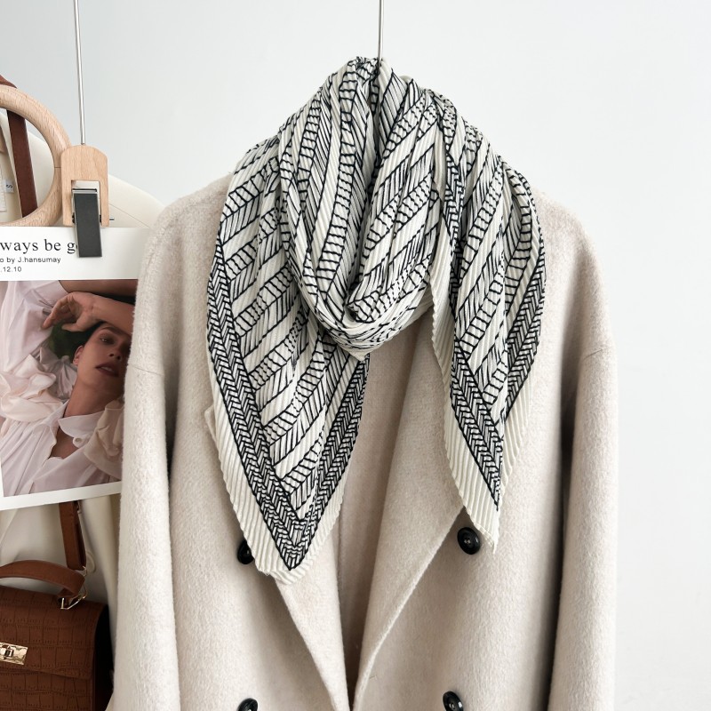 Nouveau Foulard Carré Plissé Miyake Haut de Gamme, Foulard Imprimé Simple pour Sac, Foulard Polyvalent Chaud et Protecteur pour le Cou pour Femme