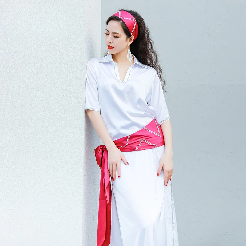 Robe de danse du ventre en satin à demi-manches pour adultes, vêtements d'entraînement en ylène, robes fendues trempées, vêtements de performance