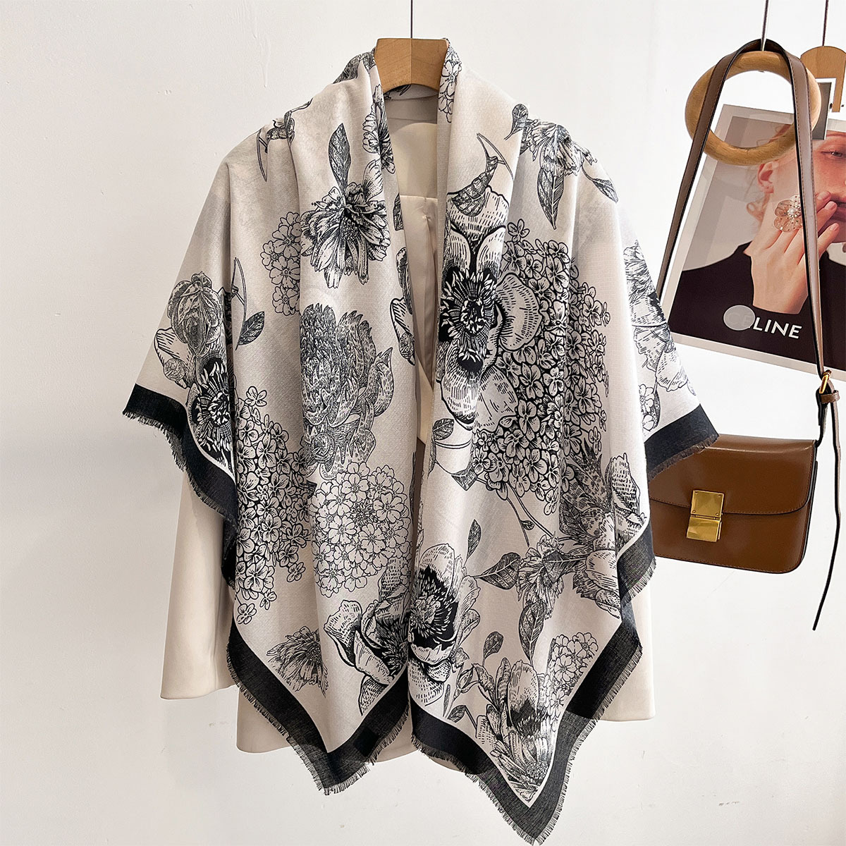 Écharpes de plage 130*130cm, grand châle pour femmes, foulard carré imprimé floral d'été, écharpes de luxe, bandanas, hijab élégant