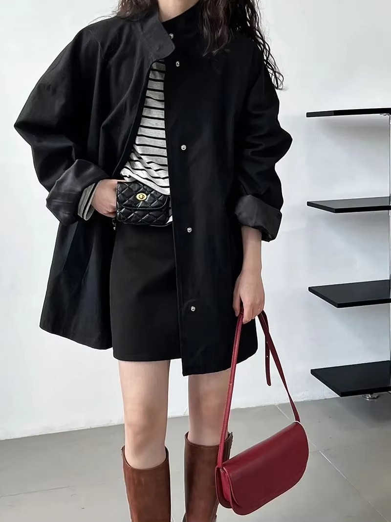 Manteau coupe-vent pour femmes, simple et polyvalent, silhouette ample et décontractée, manteau de travail japonais, collection printemps-automne 2026.