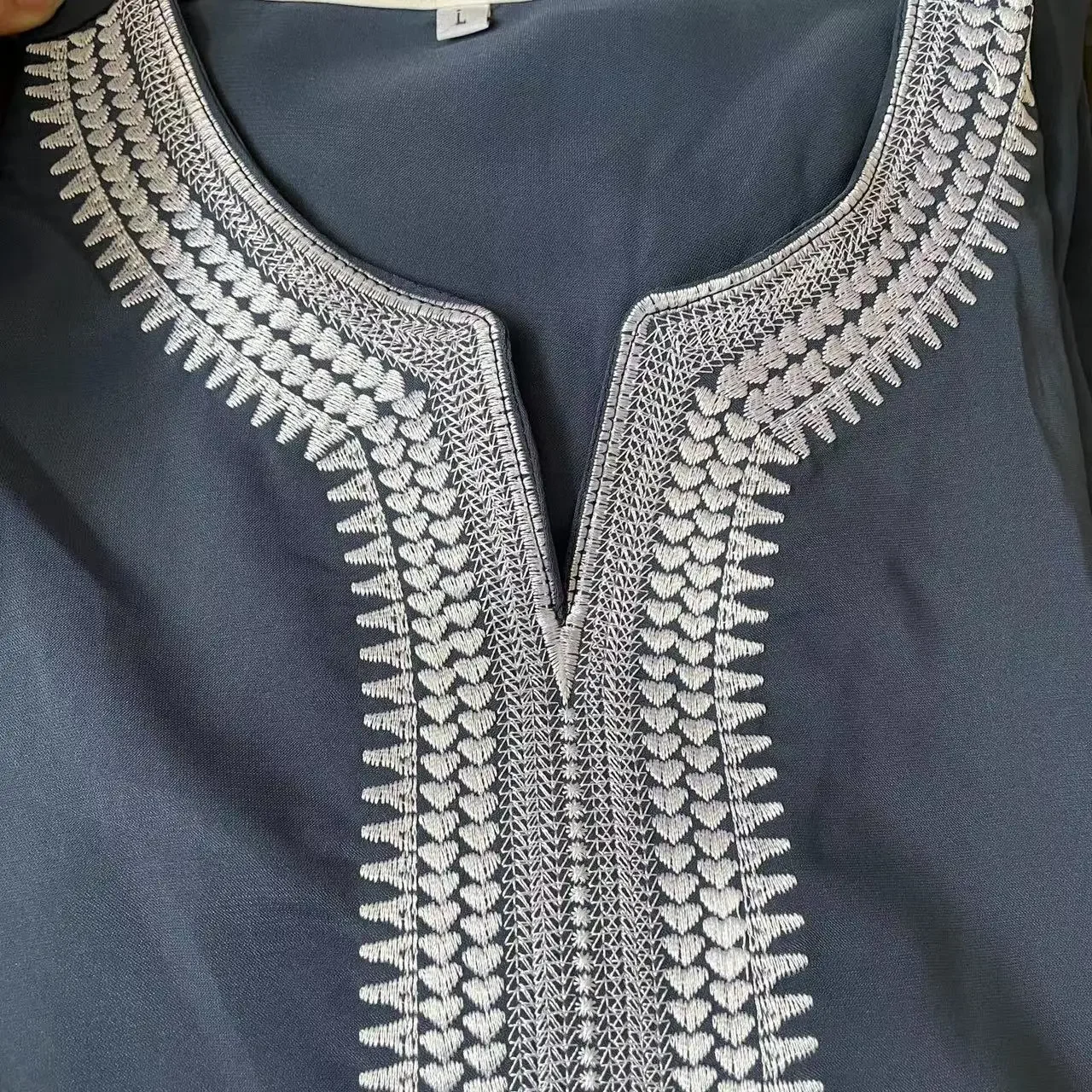 Nouveau 2026 Vêtement Musulman Traditionnel Eid Moyen-Orient Jubba Thobe Homme Robes Musulmanes Arabes à Manches Longues Cadeaux pour Mari