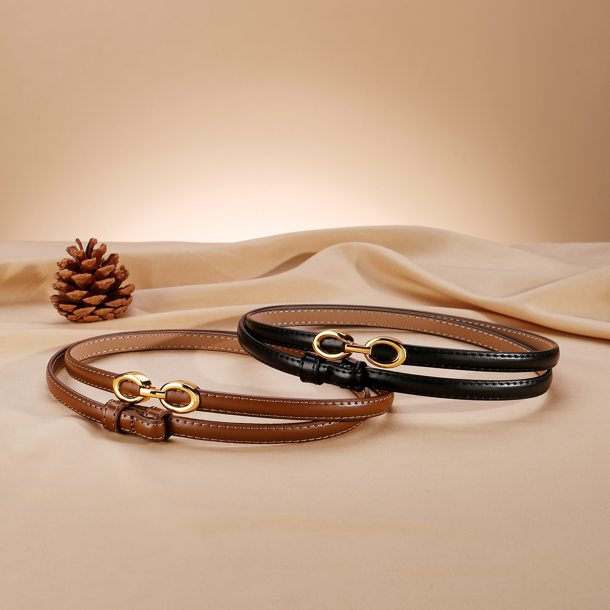Ceinture fine en cuir véritable pour femmes, accessoire minimaliste et polyvalent pour robes, jupes, jeans et plus encore