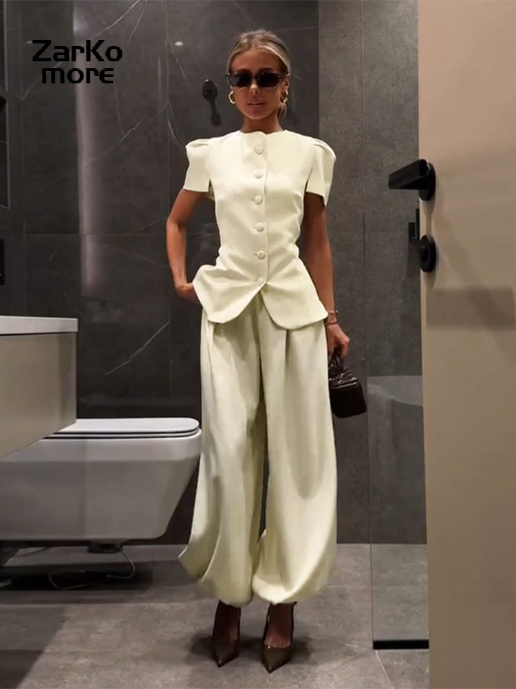 Ensemble décontracté pour femme : haut boutonné à col rond et manches courtes lanternes, pantalon long à cheville ajustée – Collection Été 2026