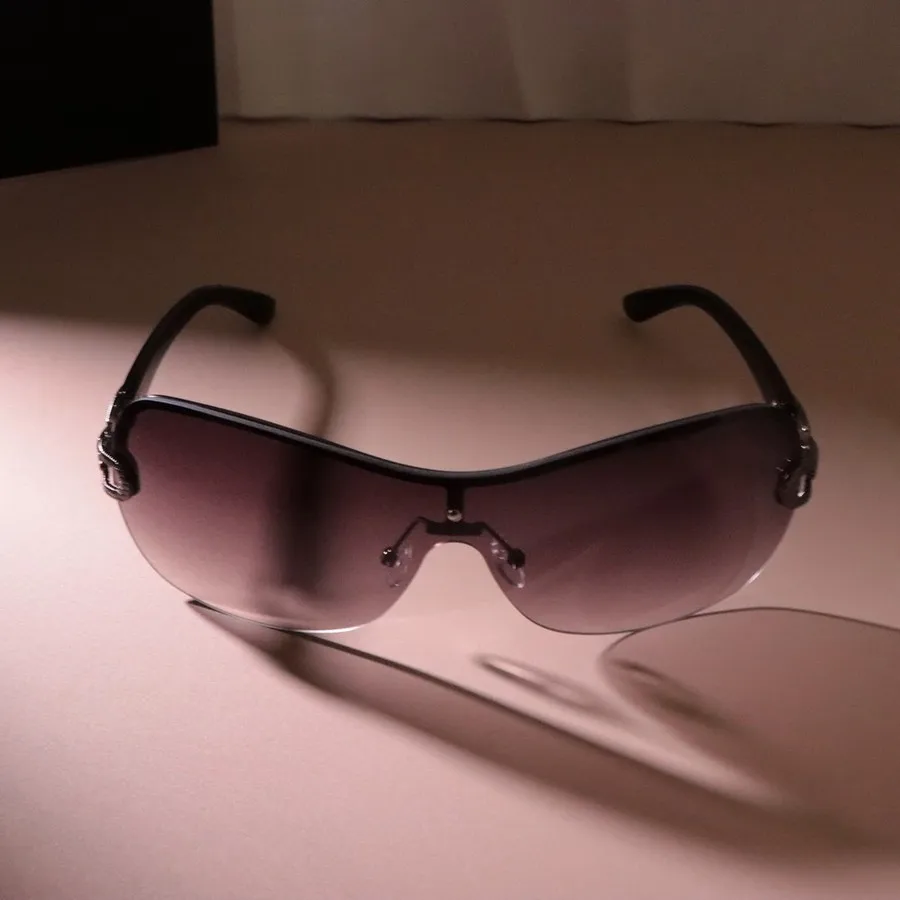 Lunettes de soleil carrées de luxe à grand cadre pour hommes et femmes, lunettes de soleil mignonnes, marque de créateur, miroir de couleurs pour hommes et femmes