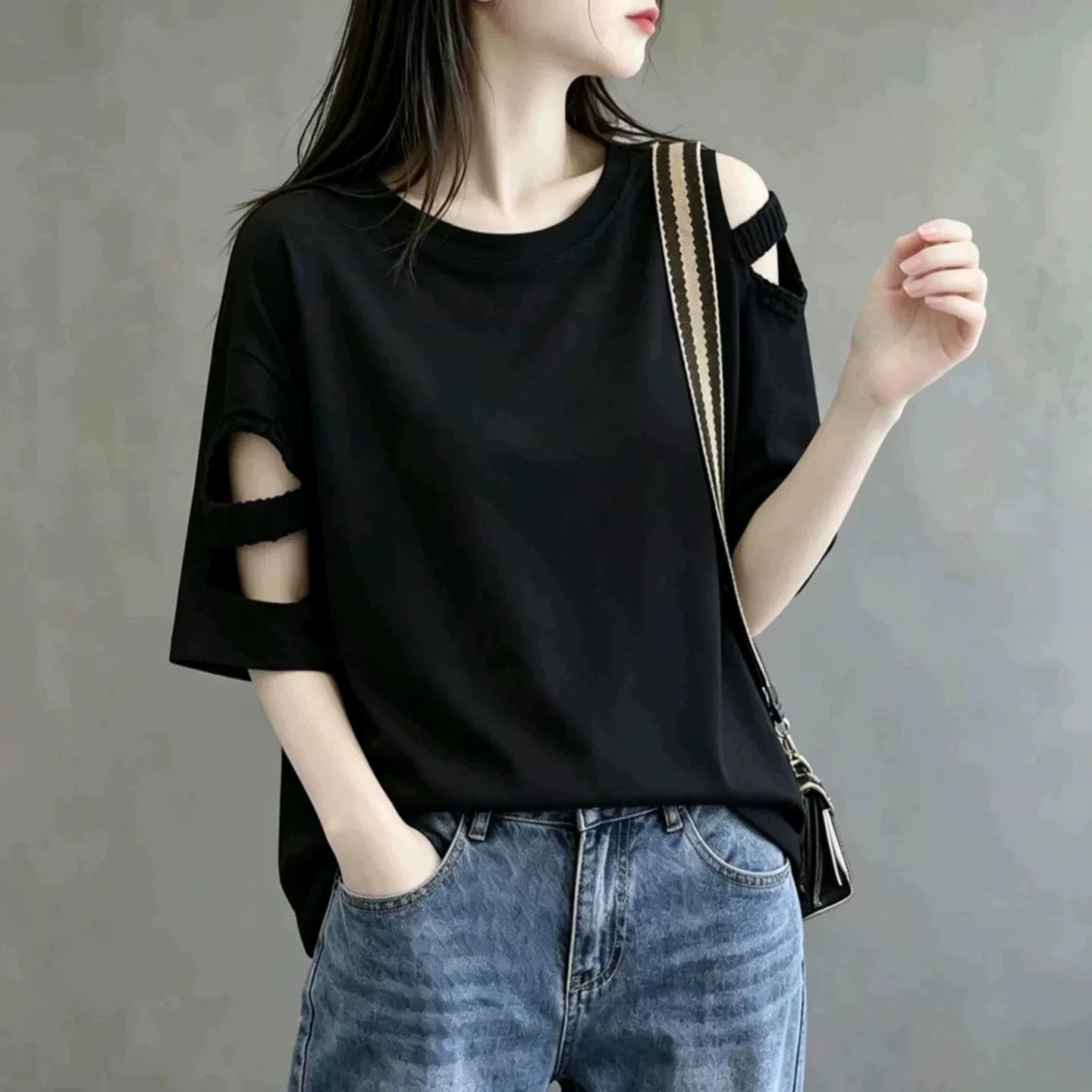 Vêtements pour femmes de grande taille, printemps et été, nouveau t-shirt à manches courtes, couleur unie, ample et fin, style décontracté, épaules dénudées