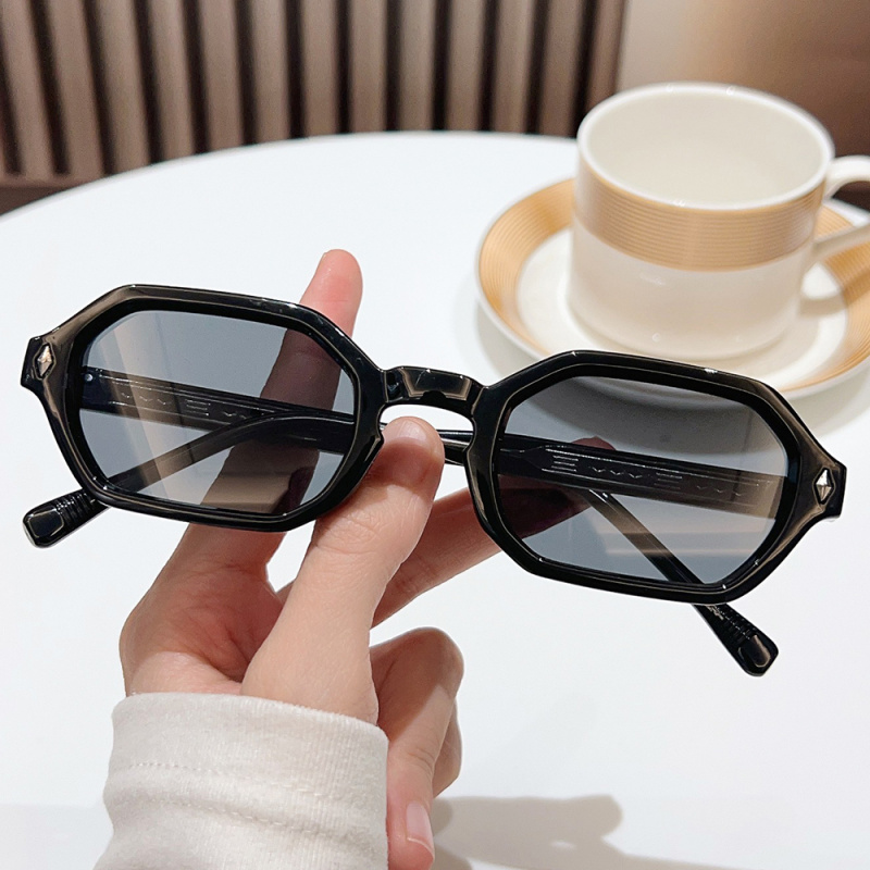 Nouvelles Lunettes de Soleil Tendance Haut de Gamme pour Femmes, Montures Petites, en Acier Inoxydable de Qualité, Protection UV400, Modèle 2026