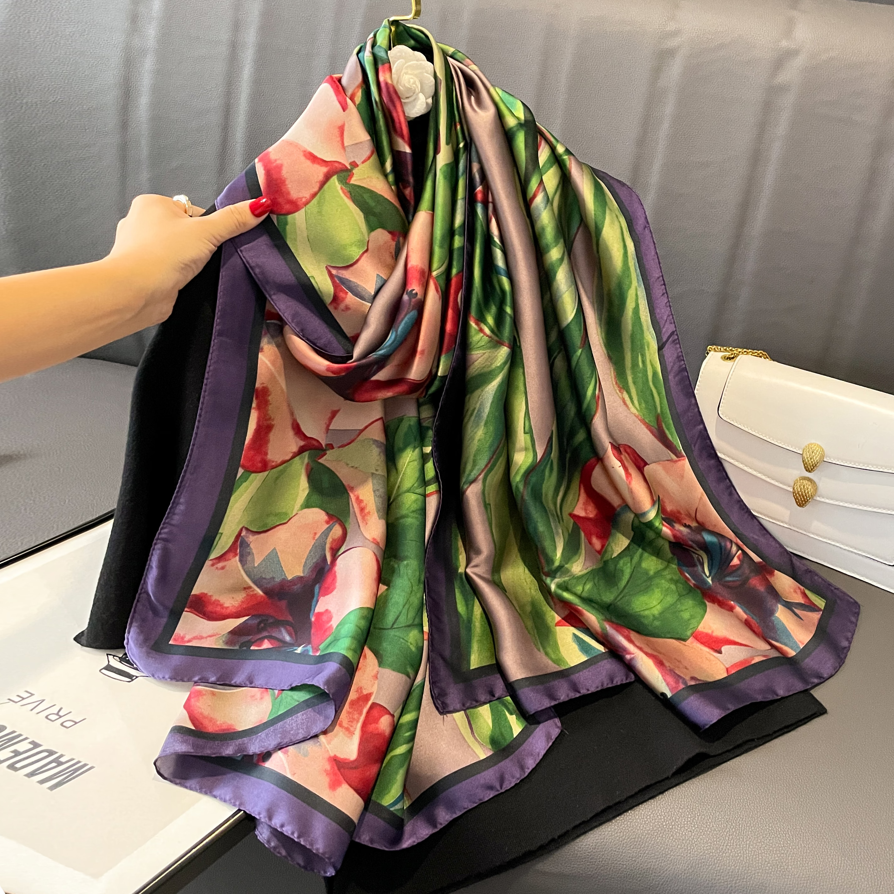 Écharpe imprimée inj simulée pour femme, châle chaud, à la mode et à la mode, style étranger, automne et hiver, nouveau, 2023