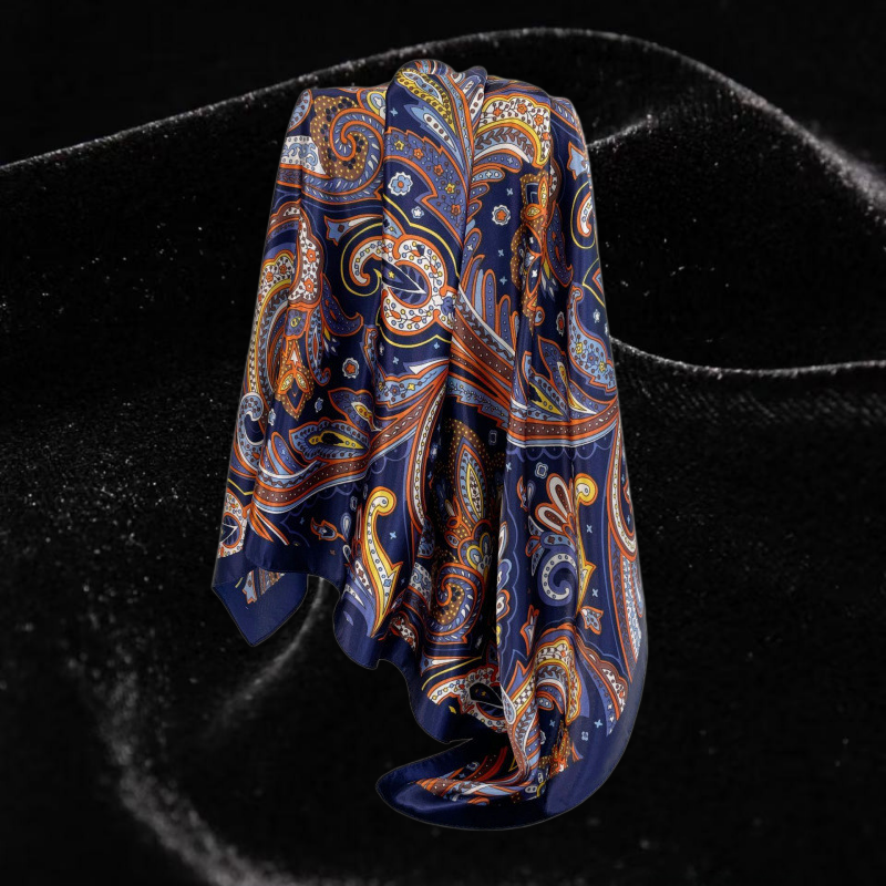 Foulard carré vintage en satin et rayonne, motif cachemire floral, tendance et polyvalent pour femme