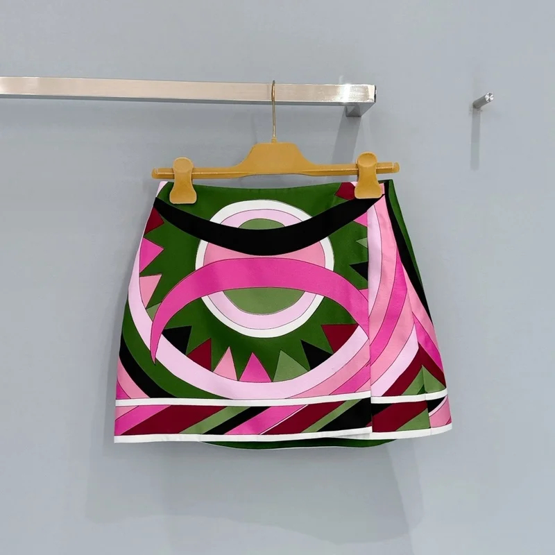 Ensemble haut et mini-jupe pour femme en soie 100% de haute qualité, imprimé abstrait magenta, écharpe et cravate recyclées, collection 2026 TC