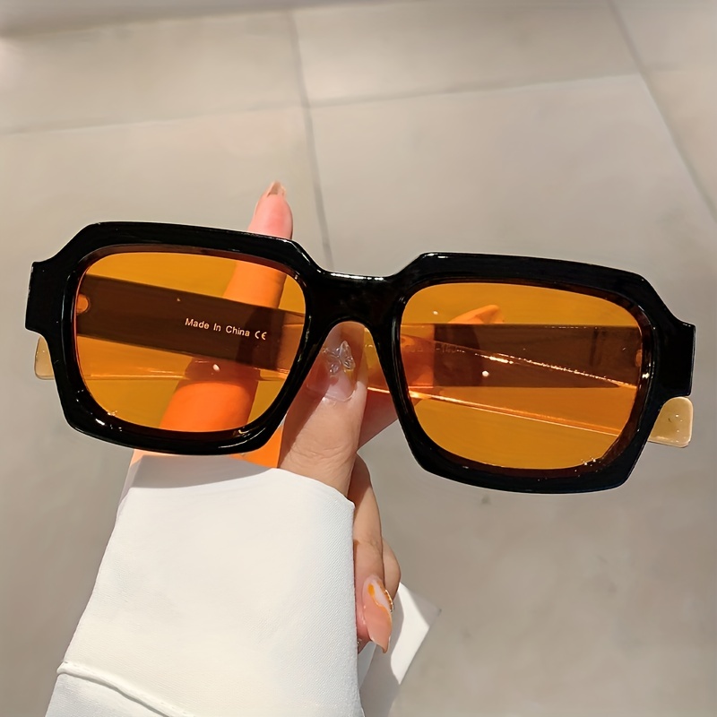 1 paire de lunettes de soleil élégantes à monture carrée noire pour femme – Cadre en plastique élégant avec verres teintés jaunes, parfait pour la mode