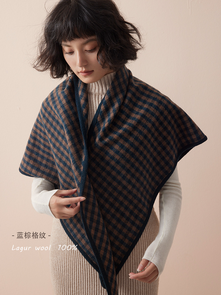 Écharpe Triangle 100% laine pour femmes, ingénérité britannique, ourlet fait à la main, châle polyvalent de couleur unie, double usage, hiver