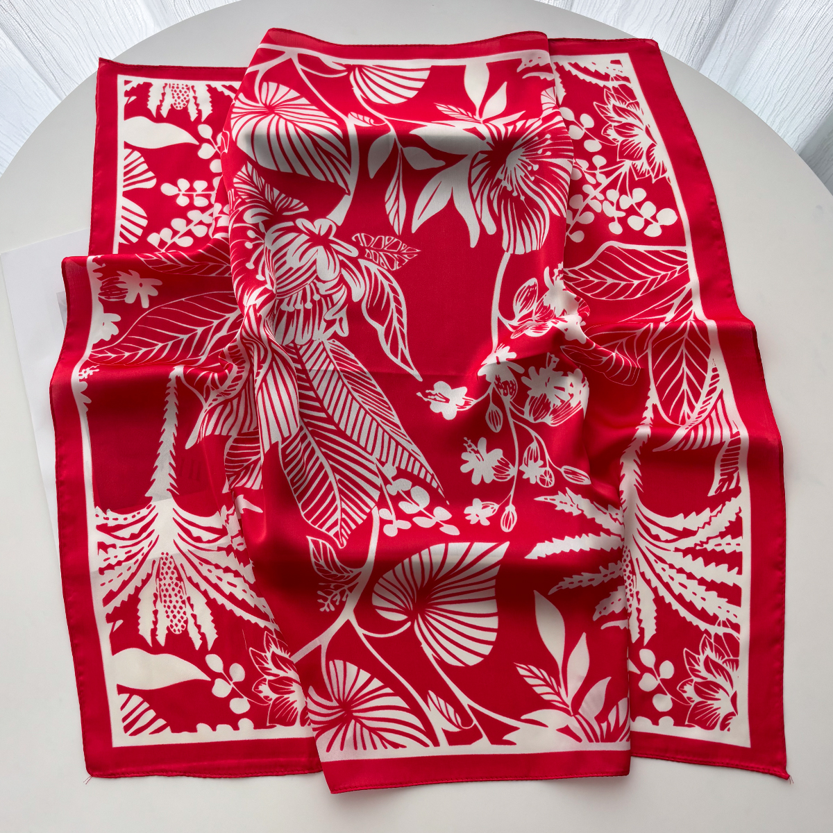 Écharpe carrée imprimée tendance pour femme, en satin doux imitation soie, foulards de luxe, bandanas, hijab, écharpe élégante, châles