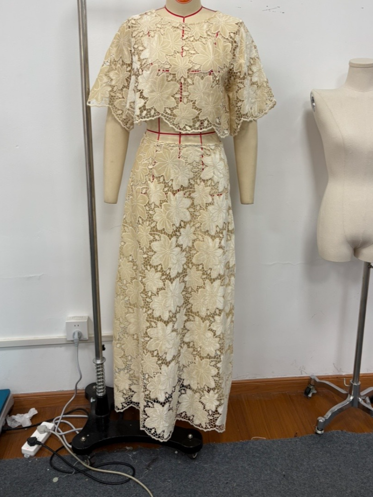 Rétro brodé paillettes haut jupe longue ensemble dame Sexy irrégulière hauts courts Perspective perles jupes ensembles femmes 2025 Chic rue
