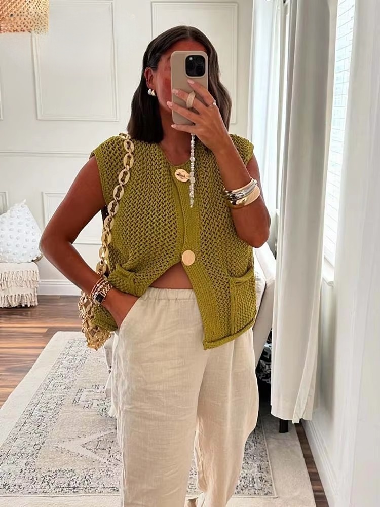 Femmes mode sans manches aiguille grossière tricot gilet pull femme Chic grandes poches Patch boutons Cardigan gilet hauts