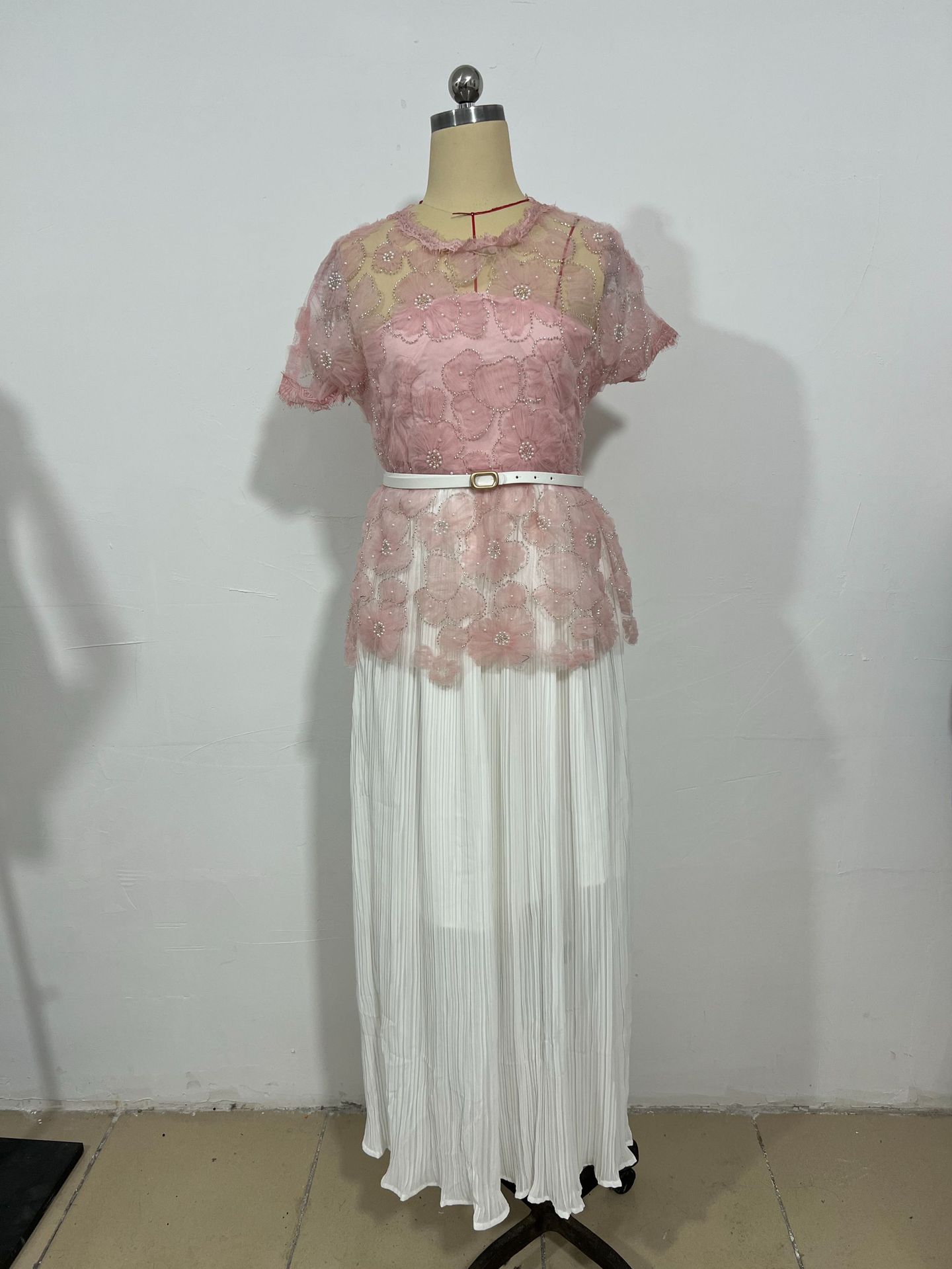 Robe longue femmes robes plissées dentelle fleur brodée évasées une ligne longueur de plancher été 2025 bureau dame robes Maxi robe