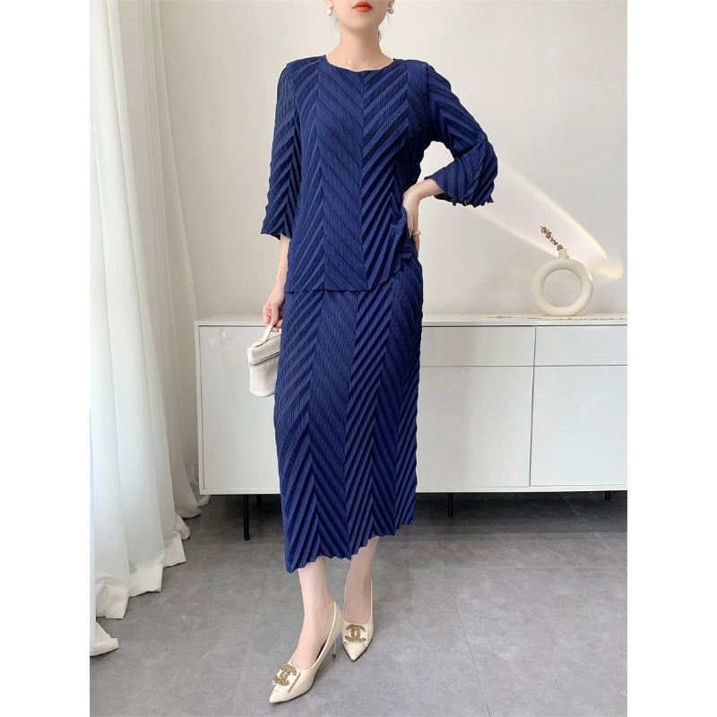Miyake 2026 Nouveau costume pour femme, haut simple à manches longues, t-shirt décontracté, polyvalent, extensible, jupe mi-longue, ensemble 2 pièces pour le travail