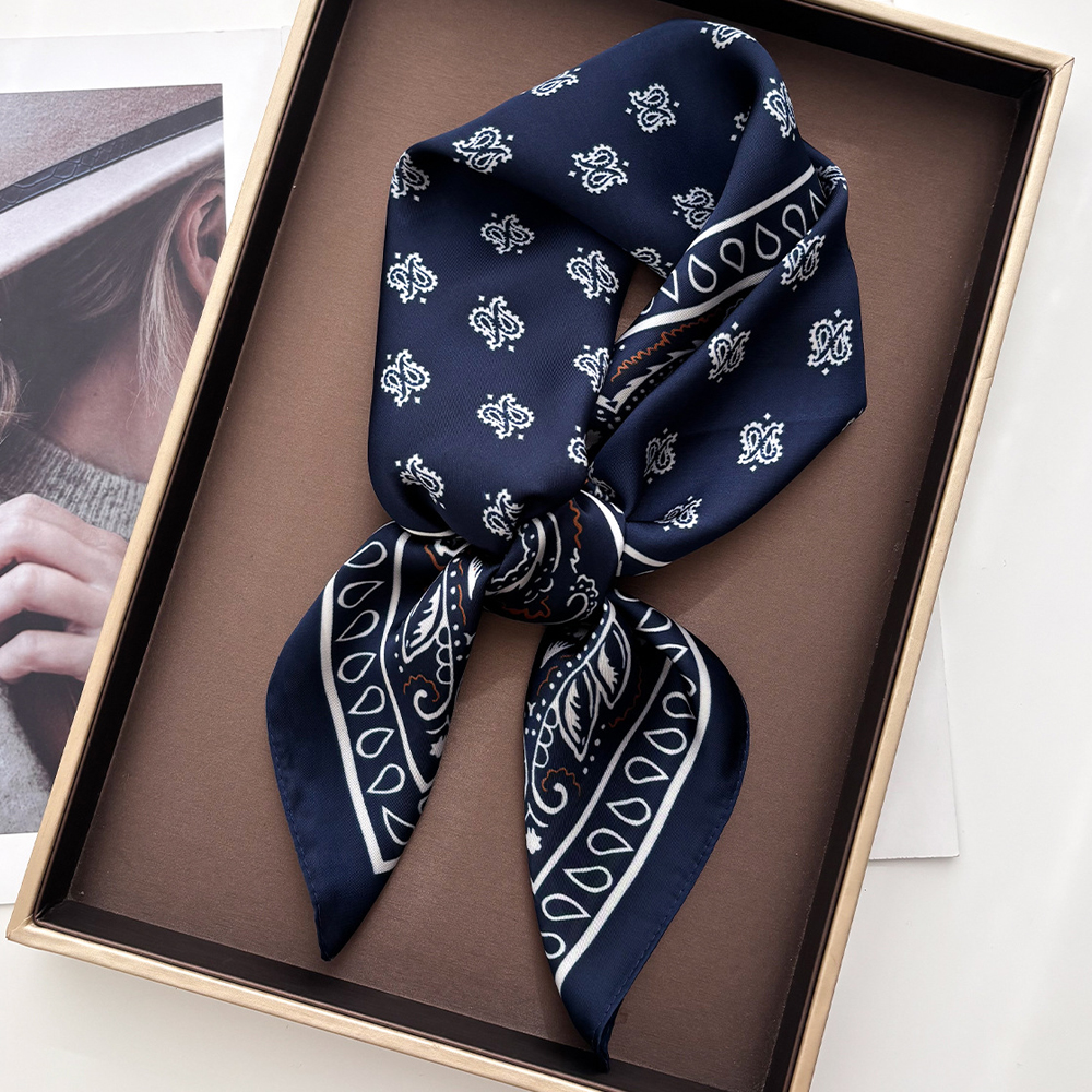 Nouveau Foulard en Soie Imprimé Paisley 2026 pour Femme, Carré, Doux, pour le Cou, Décoration de Mode Féminine, 70*70cm