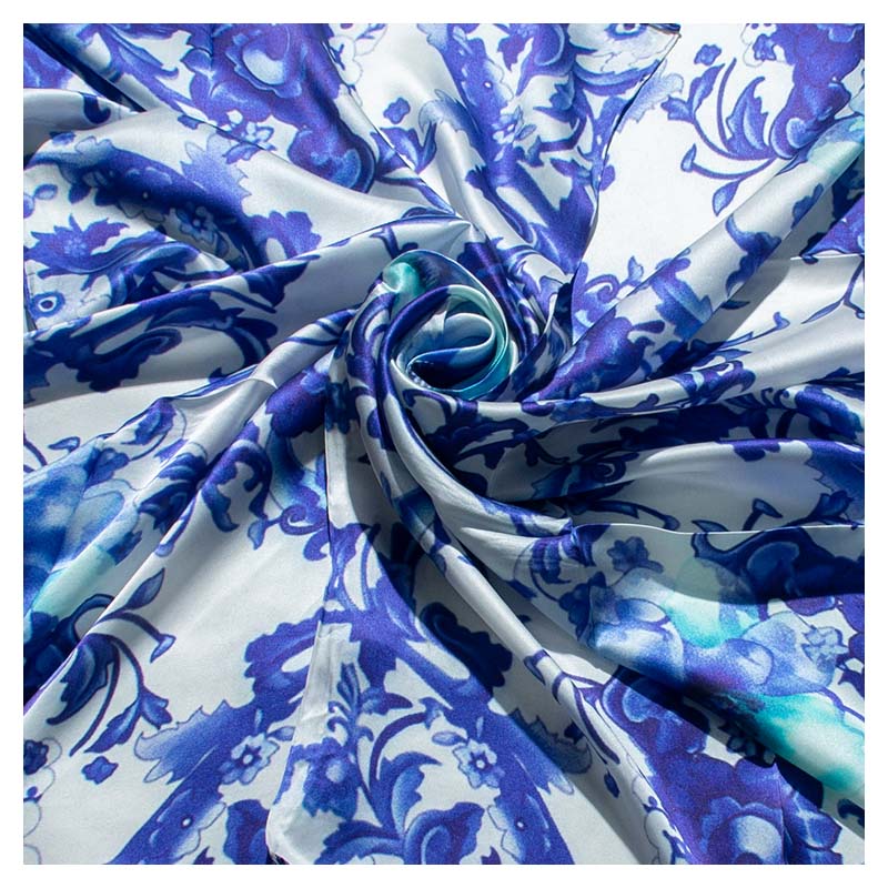 Écharpe de luxe 100 % soie de mûrier, motif floral chinoiserie, bord roulé à la main, châle d'été respirant