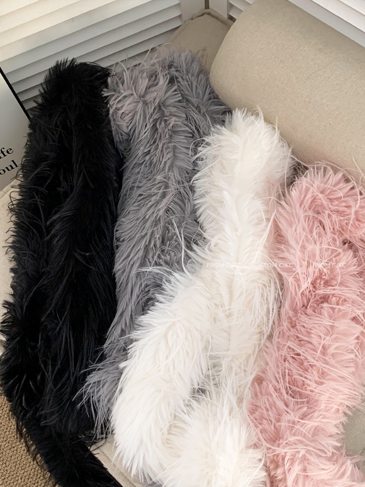 Écharpe moelleuse coréenne d'hiver pour femmes, Niche avec pompon, col polyvalent, personnalité chaude, longue et confortable, châle doux classique de luxe