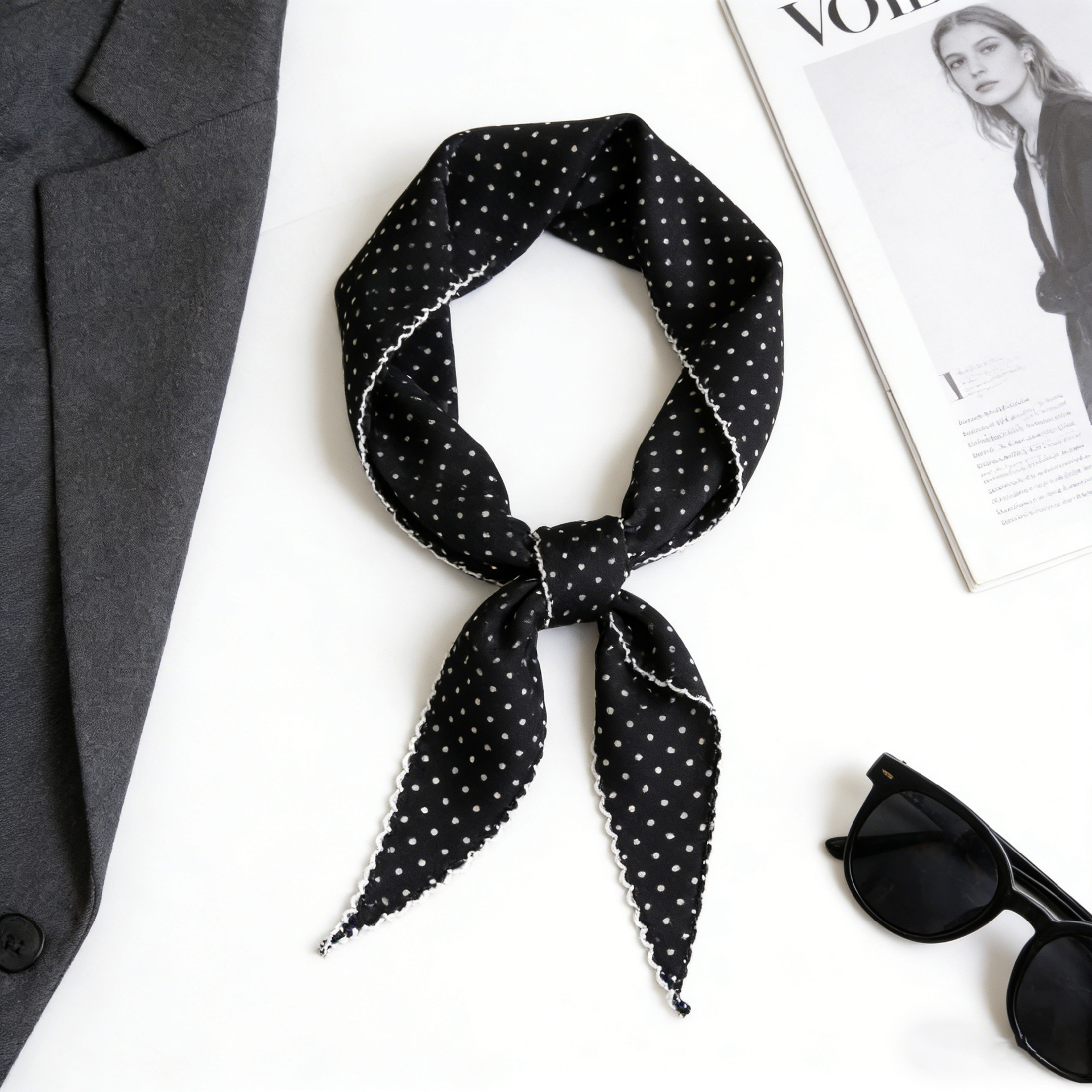 Élégant foulard triangulaire en soie à fines rayures pour femme, nouvelle mode, cache-cou, bandeau à pois doux, turban coréen, petits foulards frais