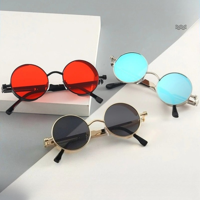 Lunettes de soleil rétro à monture ronde avec charnières à ressort en métal avec lentilles réfléchissantes et colorées dans des lunettes de soleil de style Steampunk