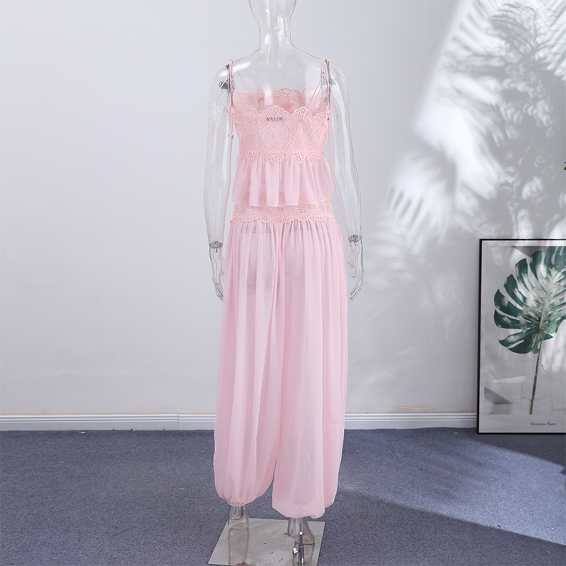 Ensemble deux pièces en dentelle pour femme : débardeur camisole transparent et pantalon jogger large – Tenue élégante avec détails en dentelle – Tendance