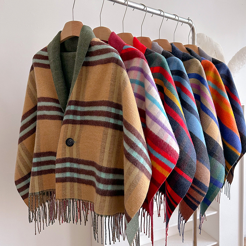 Nouvelle écharpe à carreaux vintage pour femme ; Cape en laine à franges d'automne et d'hiver ; Châle double face ; Guerre au cou chaude multifonctionnelle